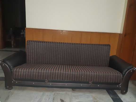 sofa.. in Peshawar, Khyber Pakhtunkhwa - Free Business Listing