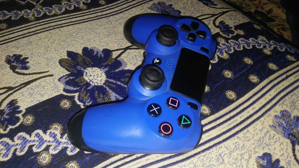 ps4 controller.. in Peshawar, Khyber Pakhtunkhwa - Free Business Listing