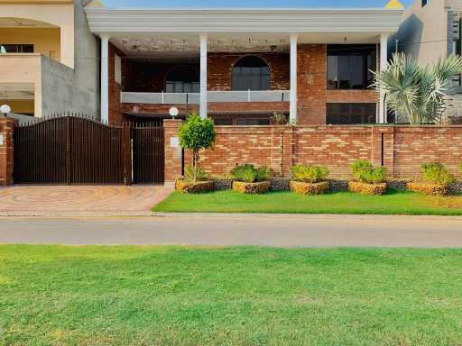 2 kanal house for sale in.. in Lahore, Punjab - Free Business Listing