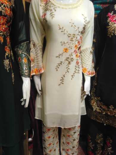 ladies dresses for avibal.. in Anarkali Bazaar Lahore, Punjab 54000 - Free Business Listing