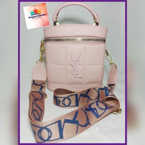 Bags for girls & women.. in Rawalpindi, Punjab 46000 - Free Business Listing