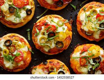 3mini pizza 400mecrni 1pe.. in Karachi City, Sindh - Free Business Listing