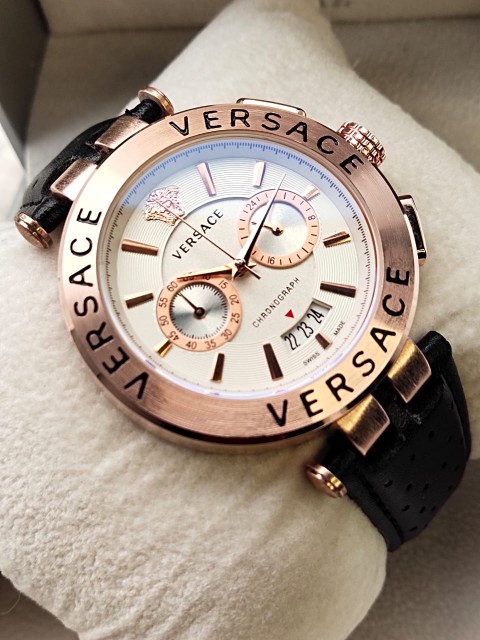 Versace Chronograph Watch.. in Karachi City, Sindh - Free Business Listing